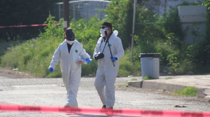 Hallan dos cuerpos colgados en entrada a Ciudad Juárez