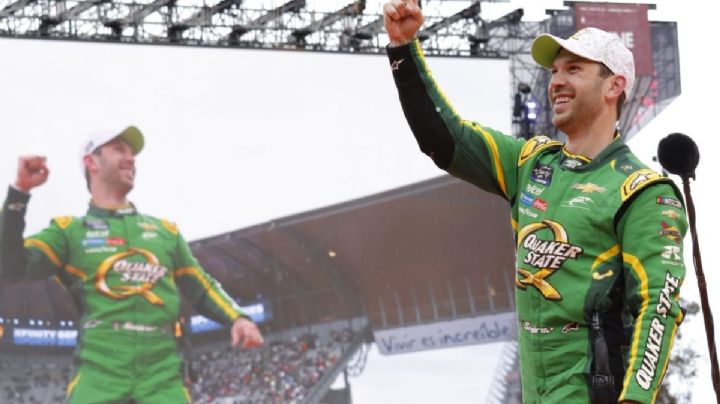 Daniel Suárez remonta y hace HISTORIA al ganar la NASCAR Xfinity Mexico