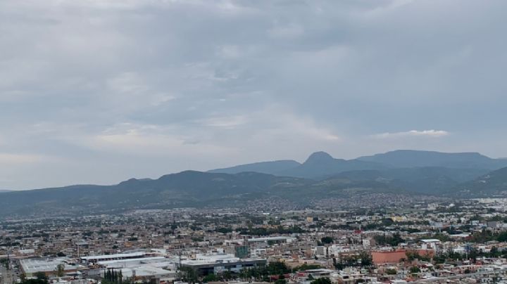 ¿Cómo se llaman los cerros que rodean León?