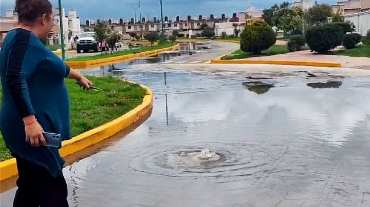 Coladeras y excusados desbordados afectan 30 viviendas al sur de Pachuca