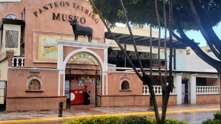 ¿Quién es el dueño del Panteón Taurino en León?