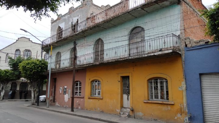 Casa abandonada en San Juan de Dios a punto de caerse