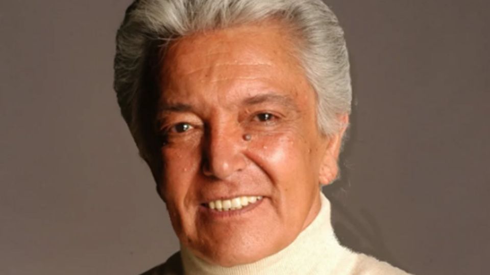 Una mujer llamada que le doblaba la edad