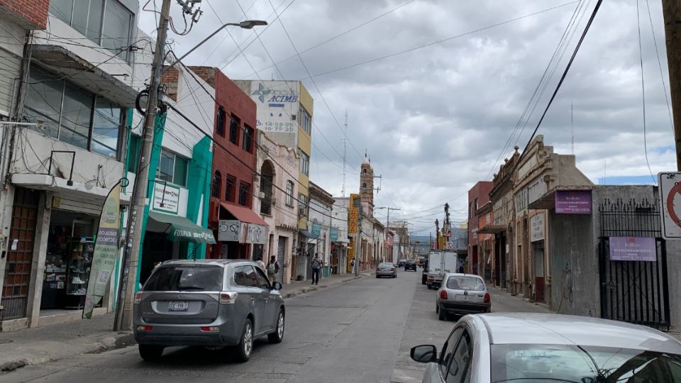 En la calle 5 de Mayo se ha cerrado distintos negocios, tiene poco movimiento y por las noches es insegura