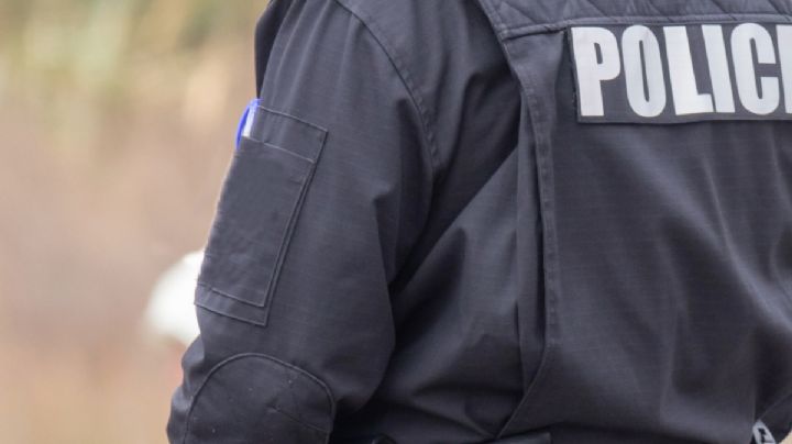 Policías atropellan a perrito en Pachuca; vecinos exigen justicia