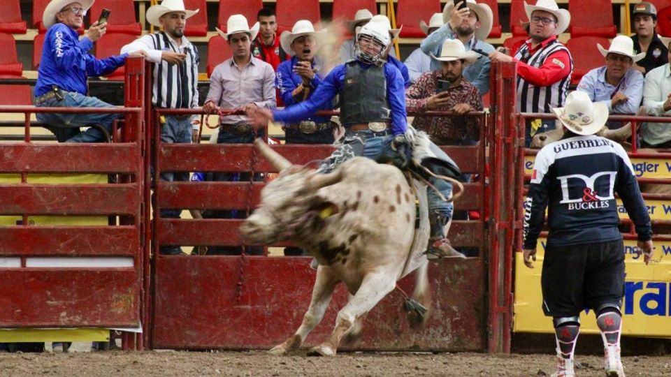 Los jinetes de rodeo de Guanajuato mostraron gran calidad y valentía.
