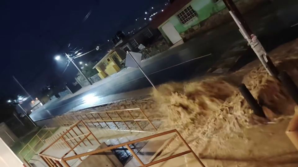 Las calles de Real del Monte se hicieron auténticos ríos