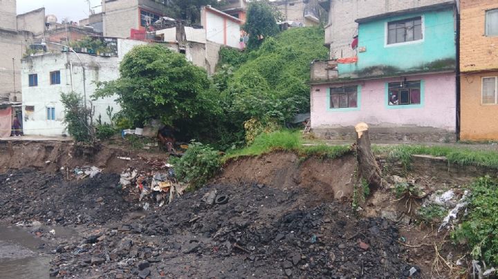 “Necesitamos agua, las cisternas quedaron sucias”: vecinos de Naucalpan tras desbordamiento del Río Verde