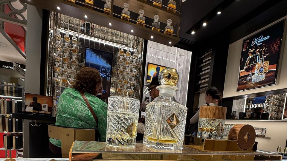 Perfumería lujosa en Palacio de Hierro de León Guanajuato