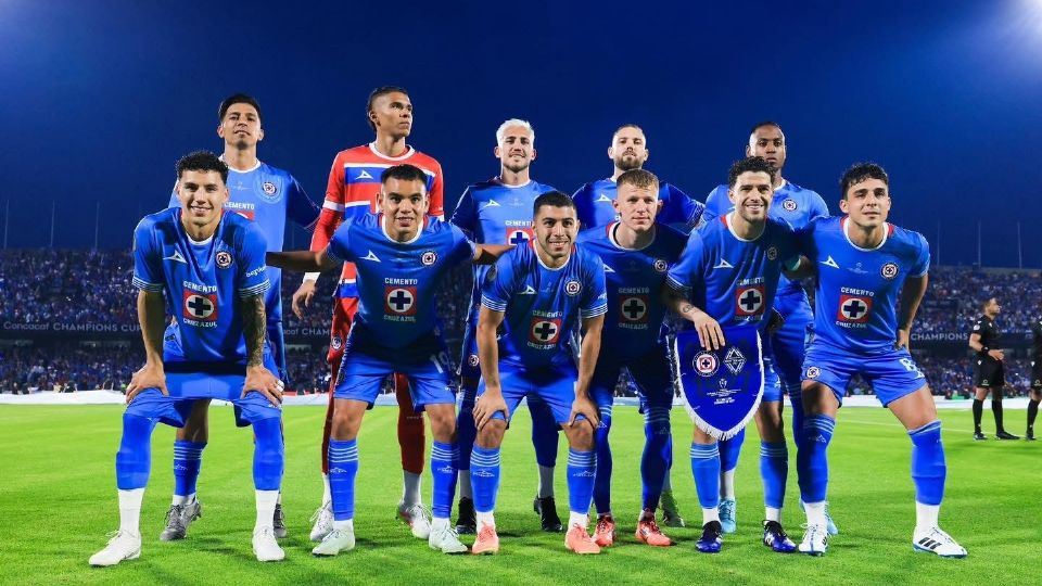 International Football Club, en el estadio Luis Pirata Fuente.