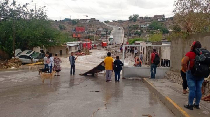 Un respiro en medio de la sequía: lluvias inundan Ciudad Juárez, pero provocan caos