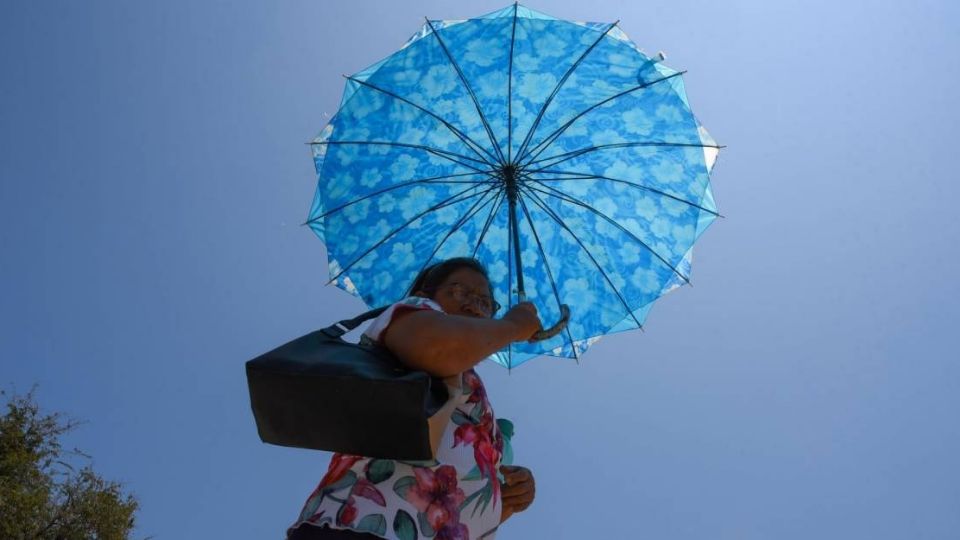 Hay prevenirse ante altas temperaturas al estar en la vía pública.