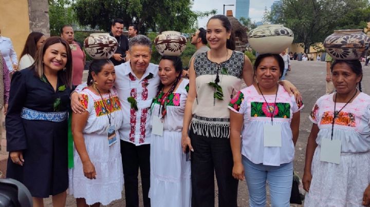 Llama Menchaca a no "regatear" a los artesanos