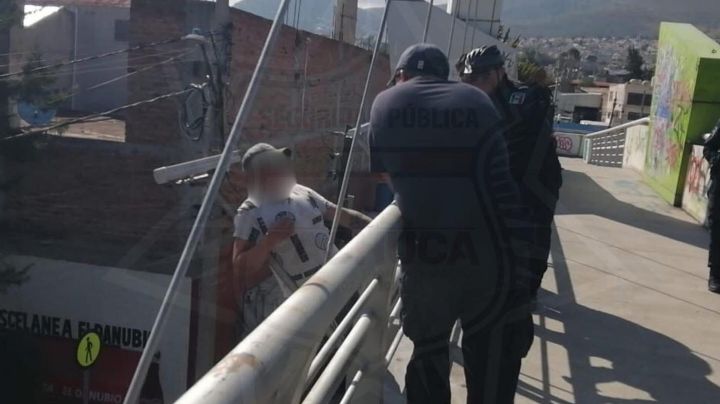 Hombre intenta arrojarse desde puente del Parque de la Familia en Pachuca