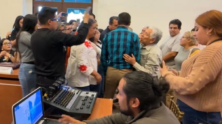 Exigen renuncia de alcaldesa por instalación de medidores de agua en Apan; ella revira “deleznable uso político”