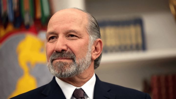 Secretario de Comercio de EU admite visita a la isla de Jeffrey Epstein