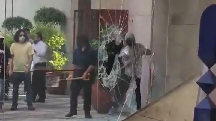 IPN: estudiantes de las Vocas 6, 7 y 9 ingresan por la fuerza a oficinas de Zacatenco