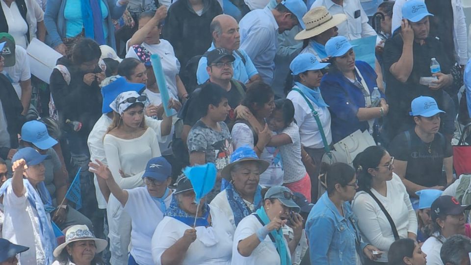 Manifestantes en contra de la despenalización del aborto en Guanajuato