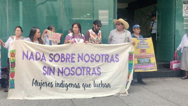 Con manifestación, artesanos del Mezquital exigen disculpa pública por plagio de bordados