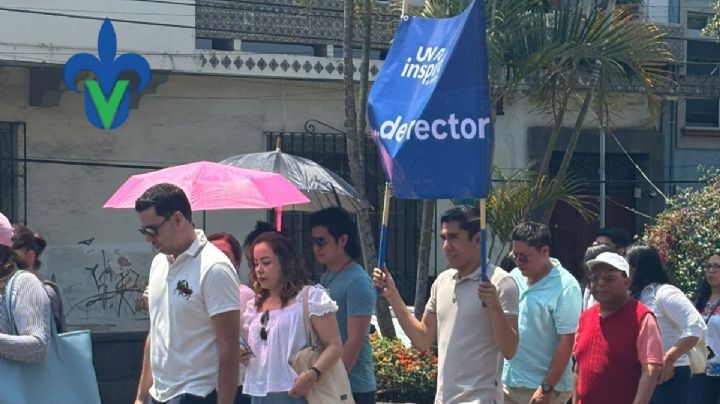 Alumnos de la UV salen a marchar, exigen convocatoria para renovación de la rectoría