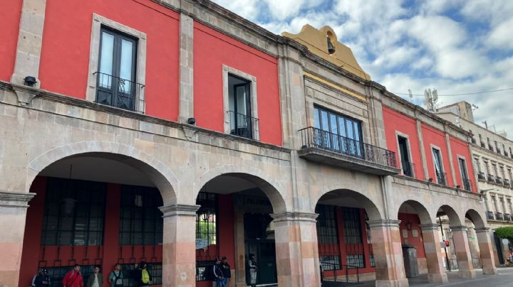 Pintan presidencia municipal de “Rojo Terracota”, muy parecido al guinda de Morena