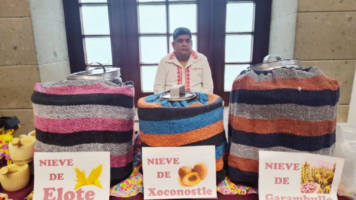 Israel preserva sabores del Mezquital y enseña a mujeres y abuelitos a elaborar nieves