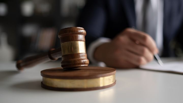 Trump pierde batalla legal: juez bloquea orden para quitar ciudadanía por nacimiento