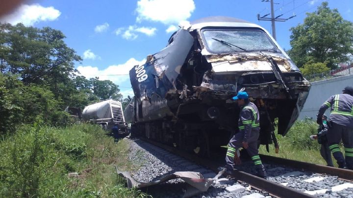 Choca Tren Interoceánico con tráiler en Macuspana, Tabasco