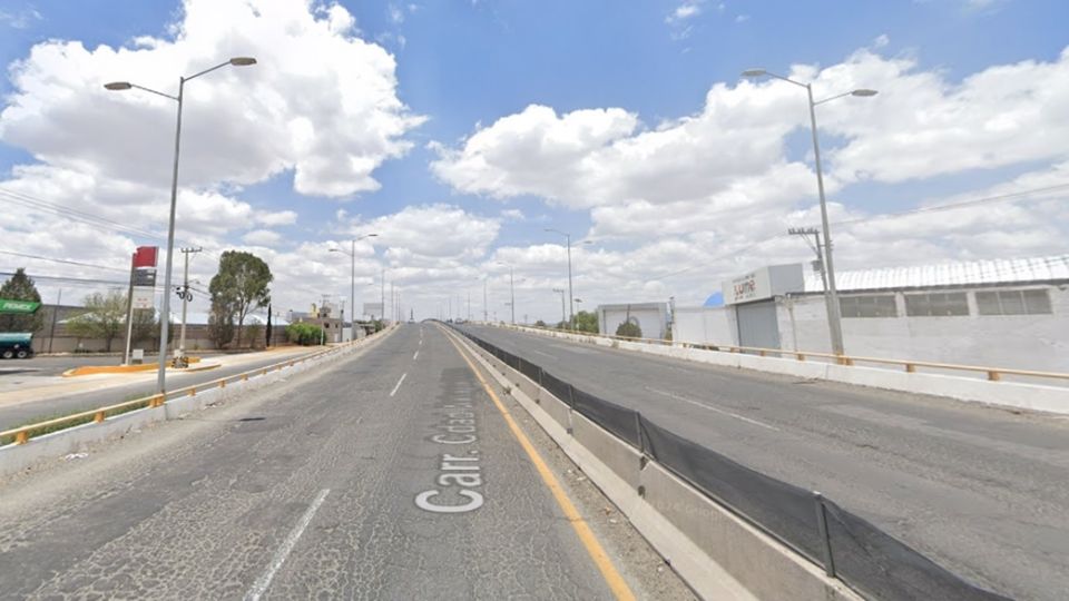 La vialidad tiene muchos baches en su trayecto