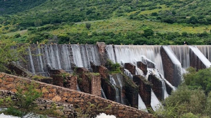 La bella Presa del aguacate: un tesoro en la Sierra de Pénjamo
