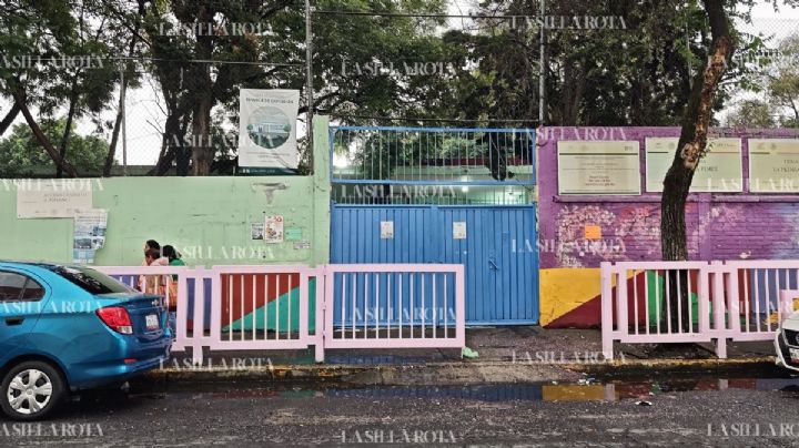 Decenas de niñas y niños migrantes del campamento de “las vías” concluyen el año escolar