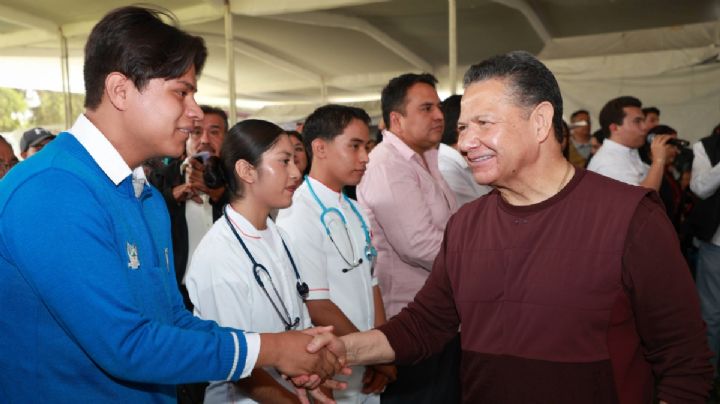 Julio Menchaca anuncia obras y entrega apoyos en Tetepango