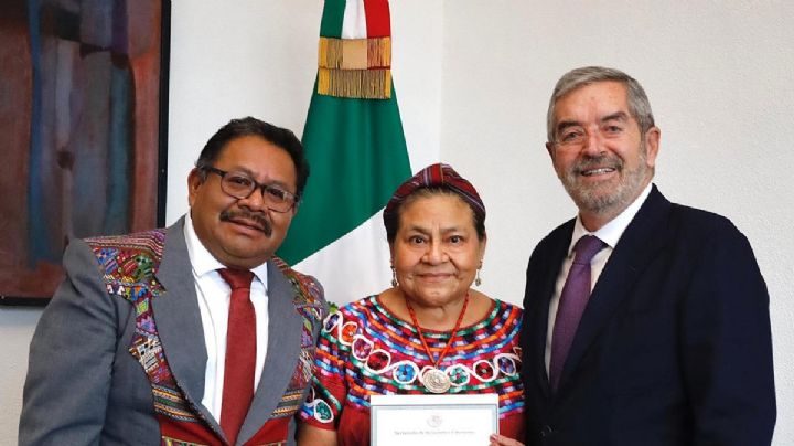 Rigoberta Menchú, Premio Nobel de la Paz 1992, se naturaliza mexicana