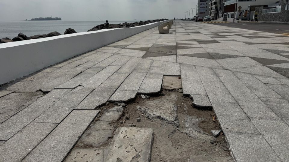 Reaparecen daños en reparación del socavón del bulevar Manuel Ávila Camacho de Boca del Río