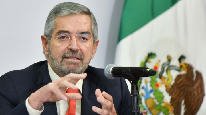 SRE reconoce "coyotaje" para trámites en consulados mexicanos