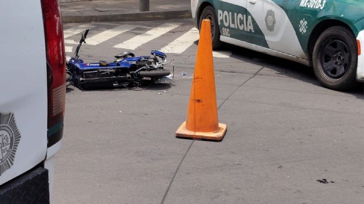 Muere conductor de motocicleta eléctrica tras ser arrollado por tráiler en Azcapotzalco