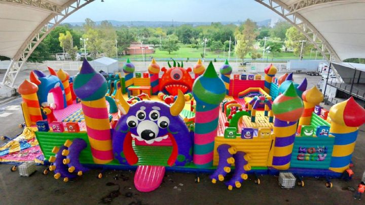 Así son los inflables gigantes y gratis del Festival de Verano León, son los más grandes del mundo