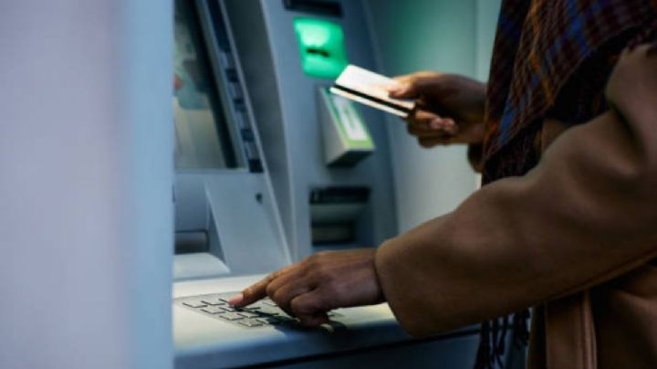 Condusef alerta por el "tallado de tarjetas": así roban tu dinero en cajeros automáticos