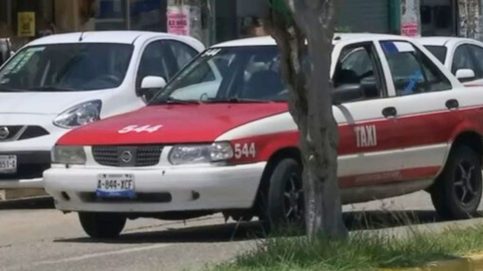 En Coatzacoalcos y Minatitlán, taxistas rechazan ajuste a tarifas; advierten amparos