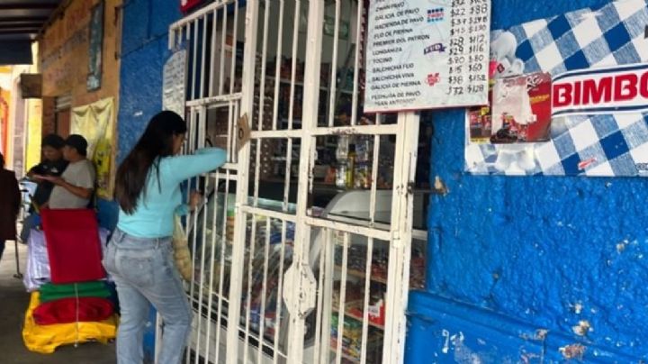 Downtown of Mexico City: Merchants Choked by Extortion