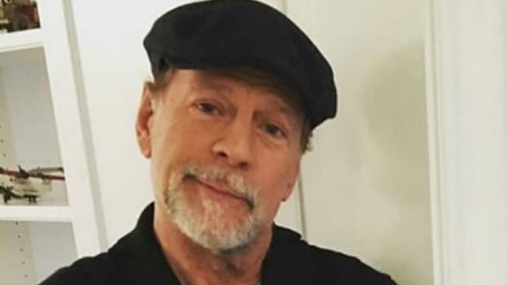 Bruce Willis reaparece y sorprende bailando tras rumores de movilidad | VIDEO