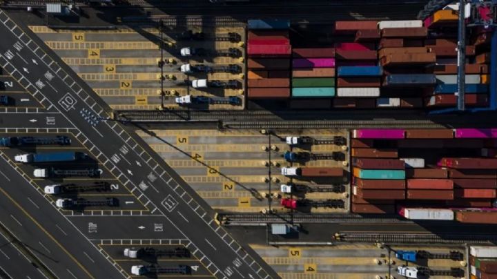 EU llega a acuerdo arancelario con Europa del 15%