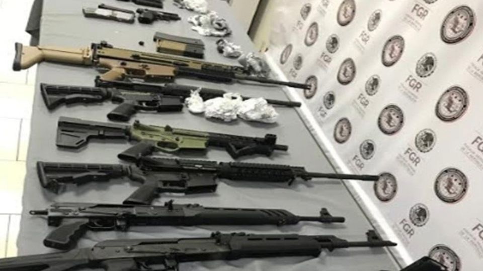 El artículo 11 de la Ley Federal de Armas de Fuego establece el tipo de armamento prohibido para los ciudadanos