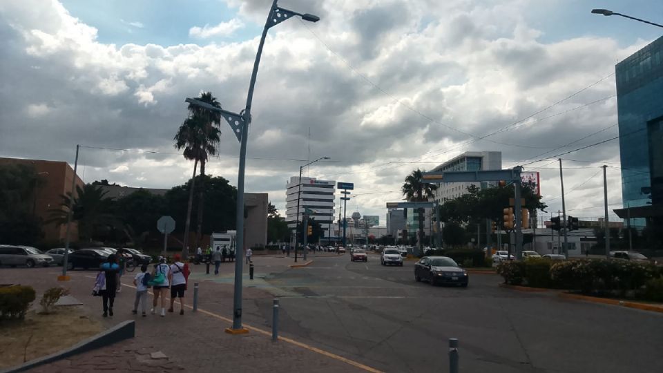 Hoy a las 4 de a tarde, había este cielo nubado en la zona norponente de Lepon.
