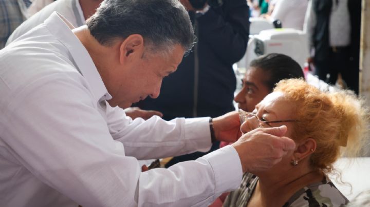 Julio Menchaca refuerza programas sociales en la Huasteca