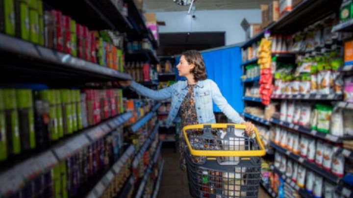 Consumo privado repunta 1.1% en abril; mexicanos gastan: Inegi