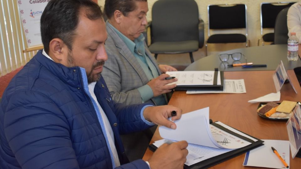 Carlos César Pérez Escamilla, actual alcalde de San Felipe Orizatlán, denunció a su antecesora, Erika Saab Lara