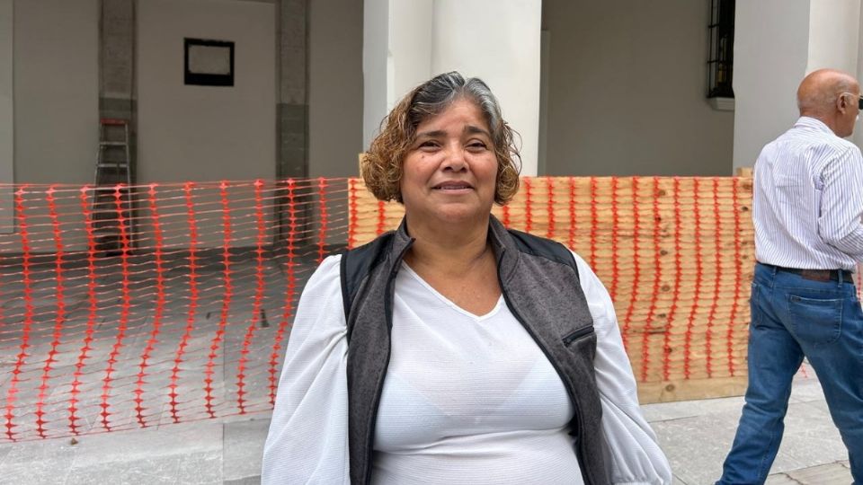 Ahora trabajo más horas para poder sacar la cuenta: Elizabeth, taxista de Veracruz