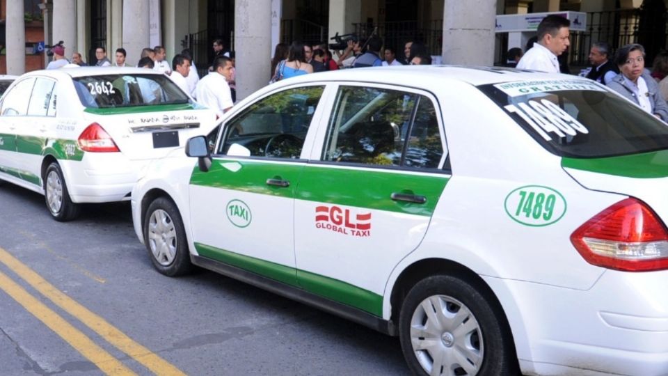 Aplican primera multa a taxista por no respetar tarifas actualizadas en Xalapa