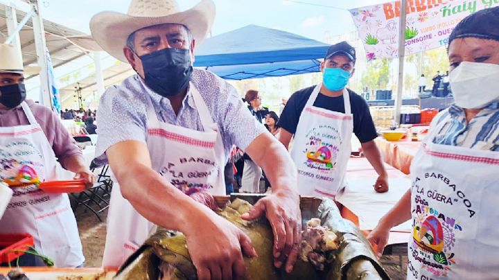 De Cañada Chica al récord Guinness: Javier lleva 100 años de barbacoa familiar a la feria de Actopan
